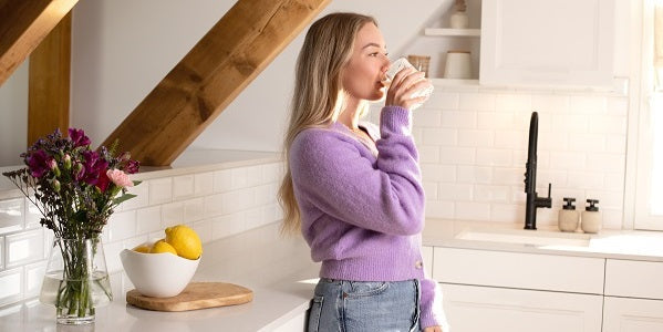 Femme savourant un shake minceur BEAVITA